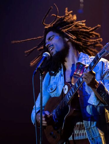 Kingsley Ben-Adir takes the stage in 'Bob Marley: One Love.'